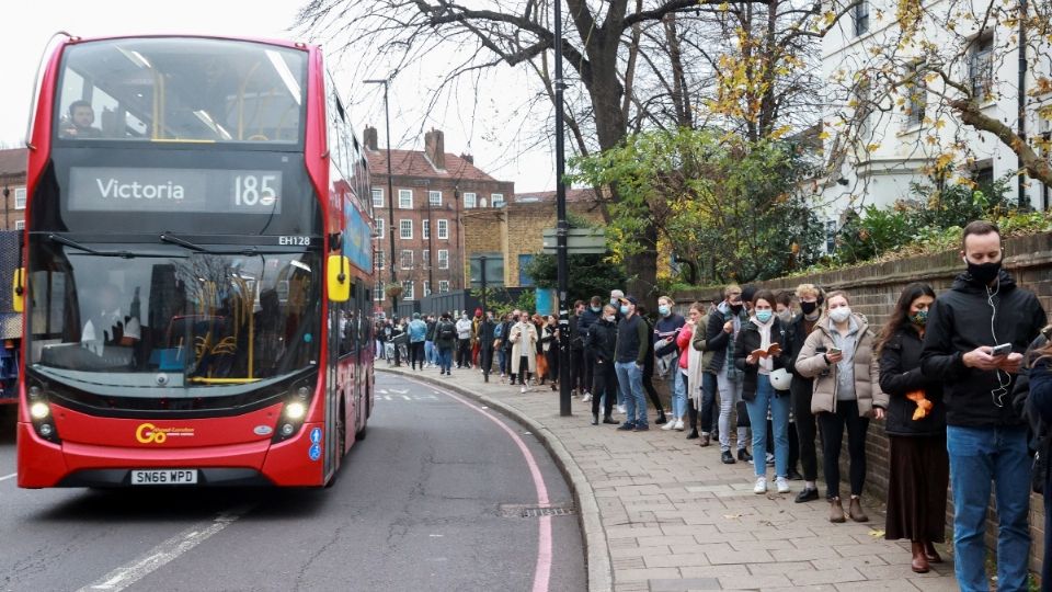 Gobiernos se alistan para tsunami de contagios por COVID-19