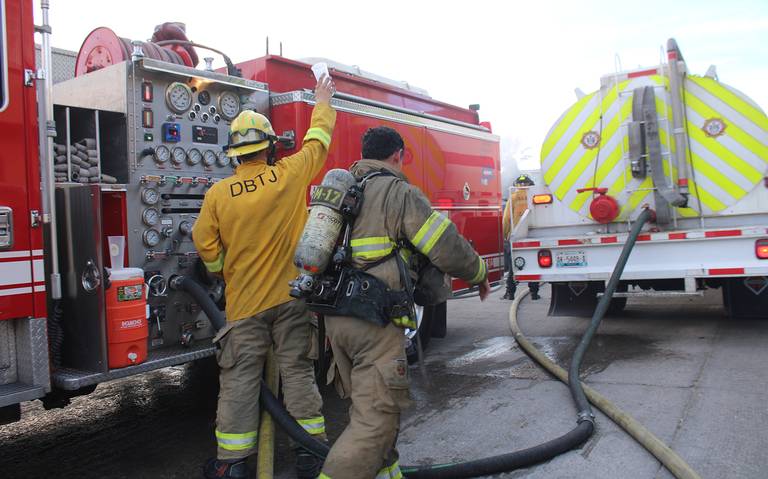 Incendio en el Cañón del Sainz deja pérdidas totales en tres casas